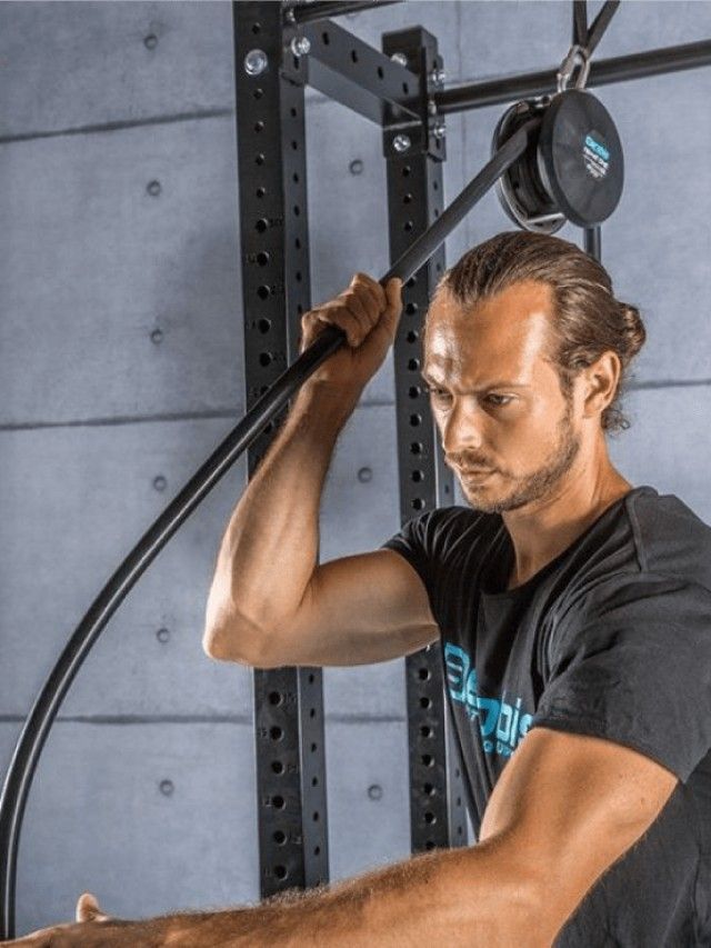 Corda infinita Revvl Pro em estrutura Aerobis