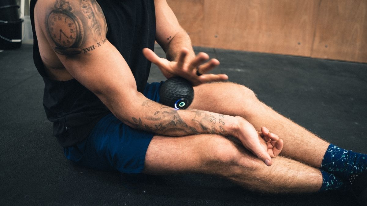 Compex Molecule em utilização depois do treino no antebraço para reduzir a dor